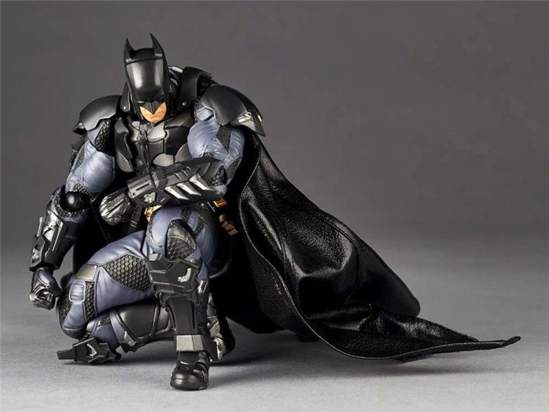 REVOLTECH A.Y. DC BATMAN ARKHAM KNIGHT