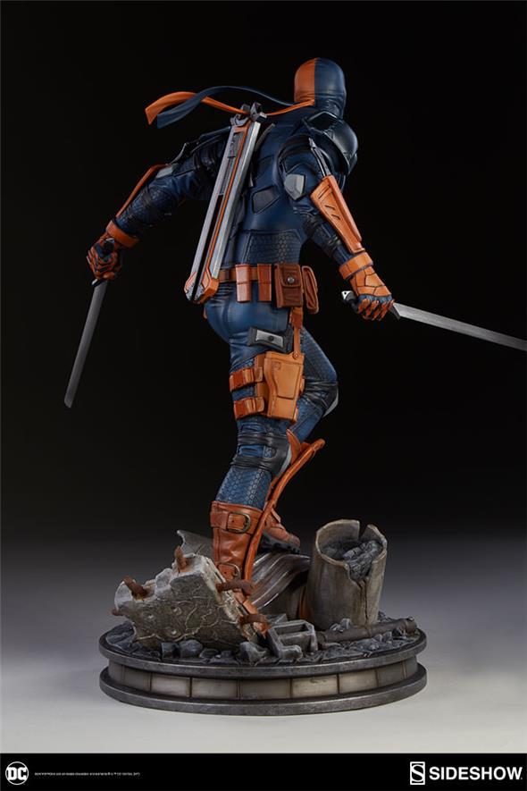 DEATHSTROKE PREMIUM FORMAT