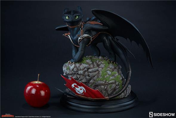 HOW TO TRAIN YOUR DRAGON - TOOTHLESS STATUE