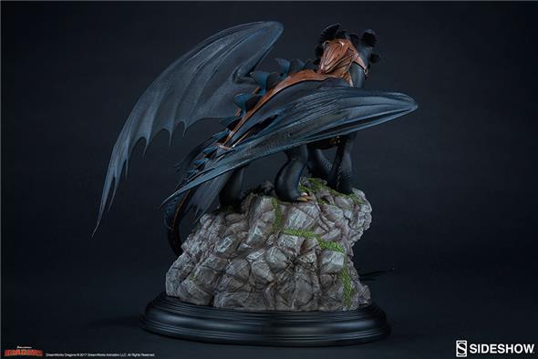 HOW TO TRAIN YOUR DRAGON - TOOTHLESS STATUE