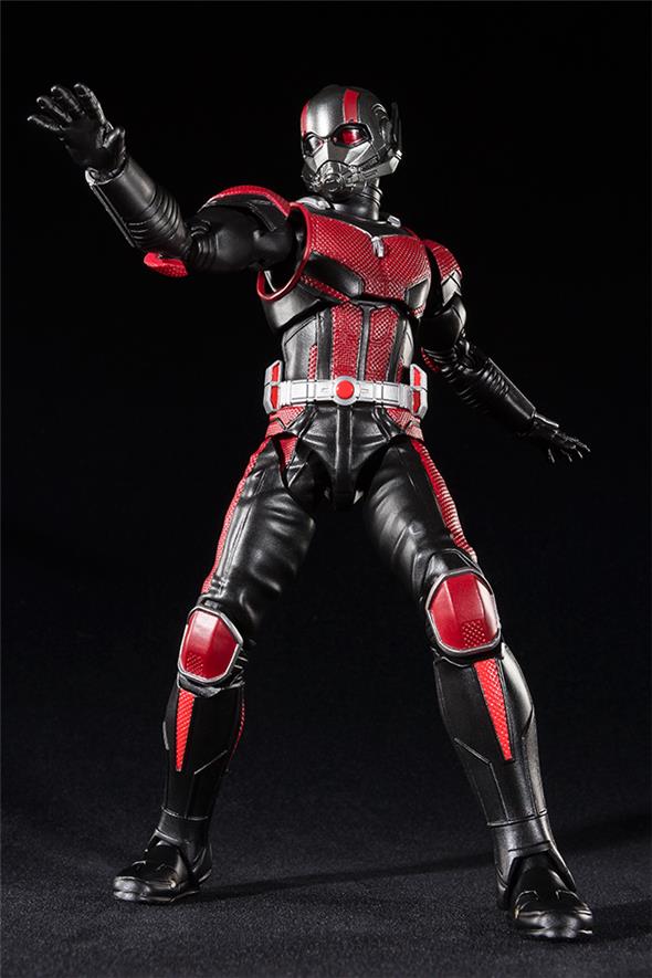 S.H. FIGUARTS - ANT-MAN & WASP ANTMAN PIÙ ANT DLX SET