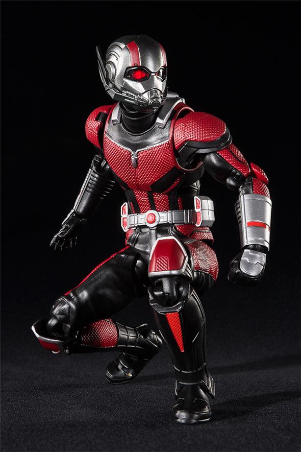 S.H. FIGUARTS - ANT-MAN & WASP ANTMAN PIÙ ANT DLX SET