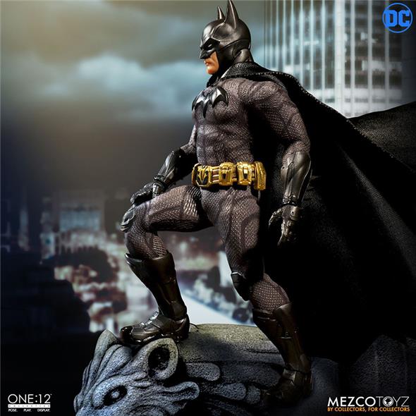 ONE12 COLLECTIVE - BATMAN SOVEREIGN KNIGHT CLOTH