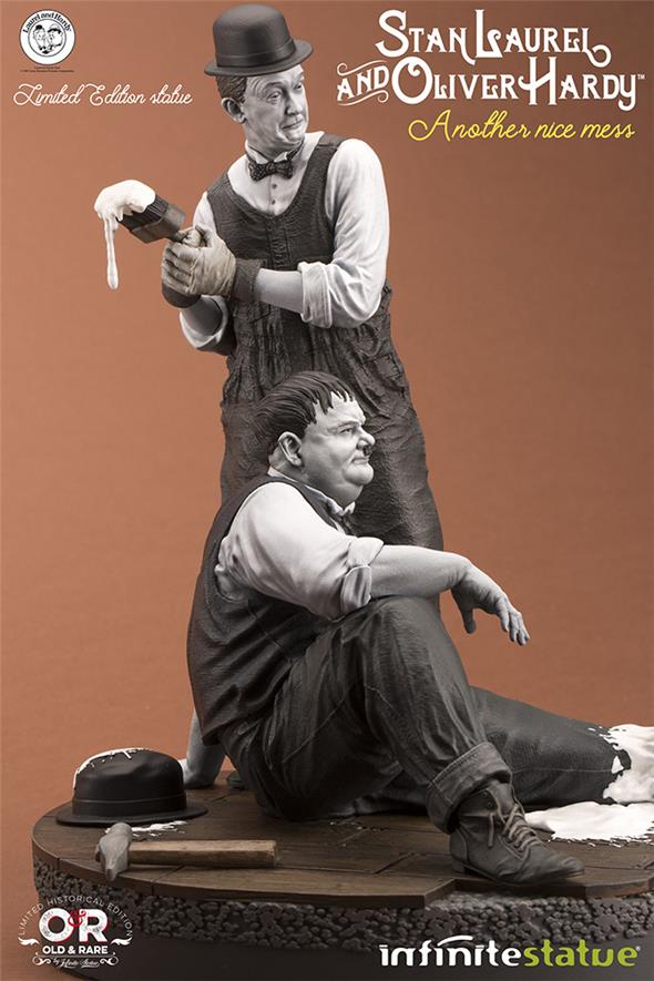 LAUREL & HARDY NICE MESS OLD & RARE STATUE