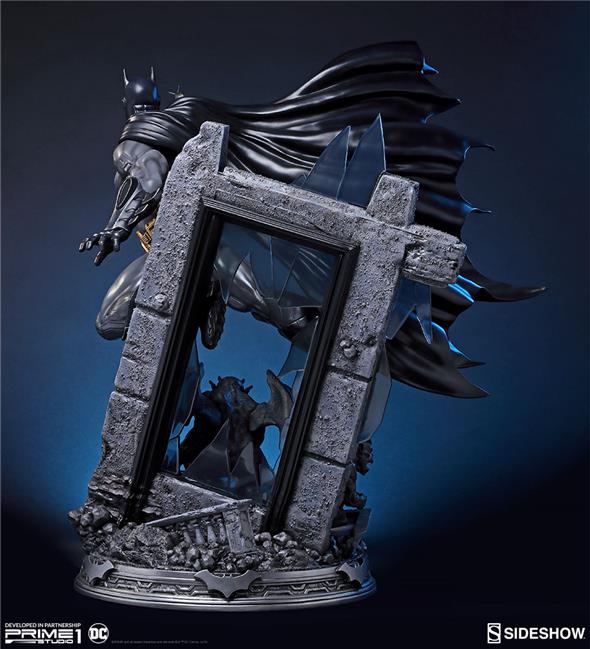 DC COMICS: JUSTICE LEAGUE NEW 52 - BATMAN STATUE