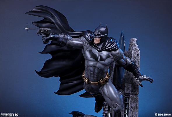 DC COMICS: JUSTICE LEAGUE NEW 52 - BATMAN STATUE