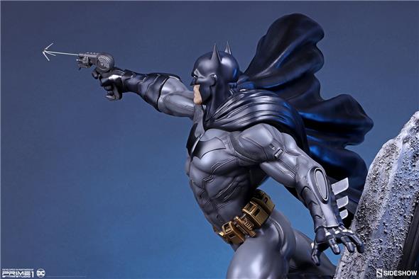 DC COMICS: JUSTICE LEAGUE NEW 52 - BATMAN STATUE