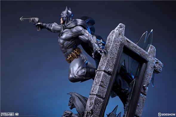 DC COMICS: JUSTICE LEAGUE NEW 52 - BATMAN STATUE