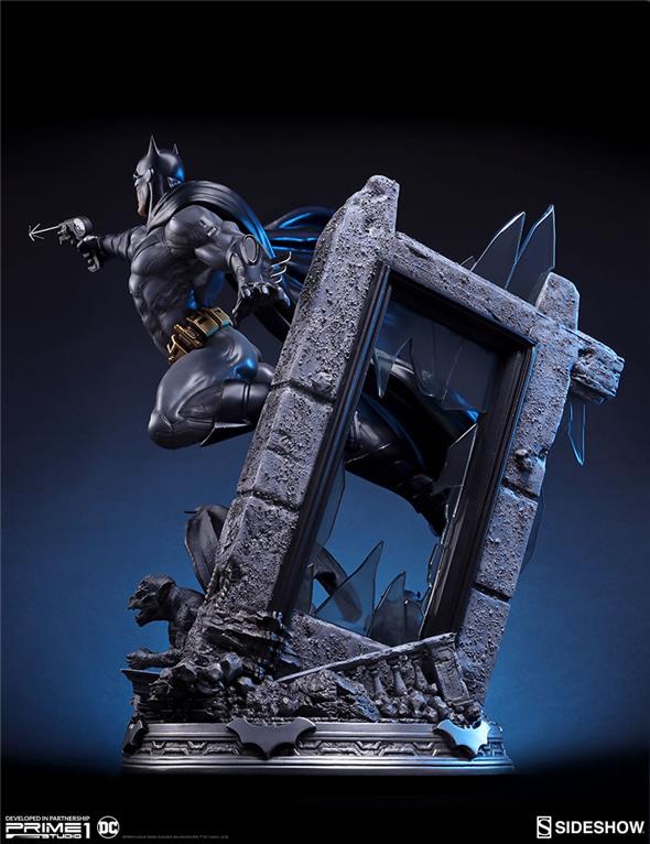 DC COMICS: JUSTICE LEAGUE NEW 52 - BATMAN STATUE