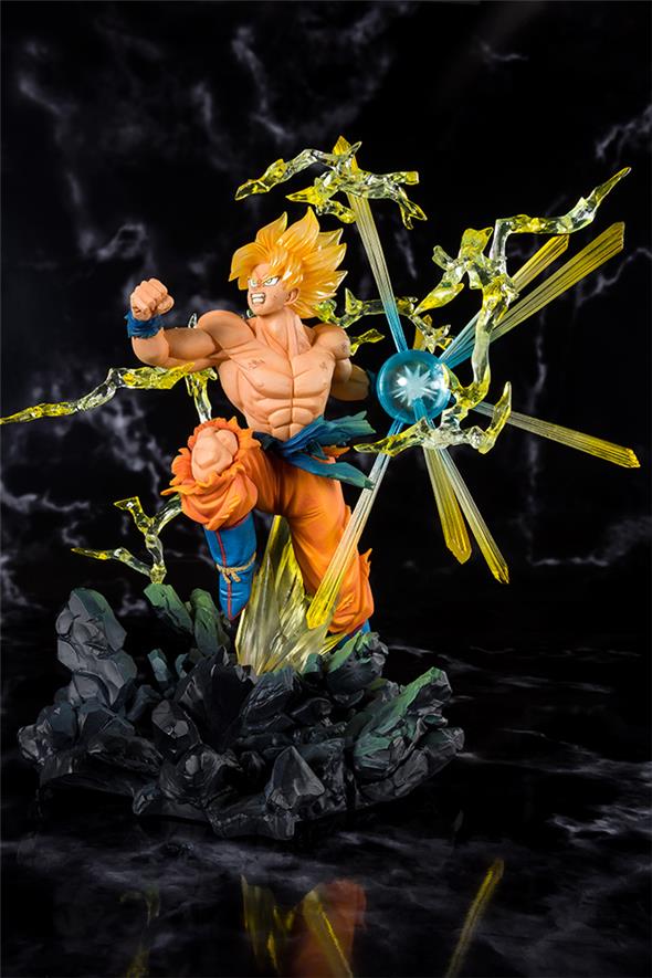 FIGUARTS ZERO - DRAGON BALL Z SS SON GOKOU BURNING BATTLE