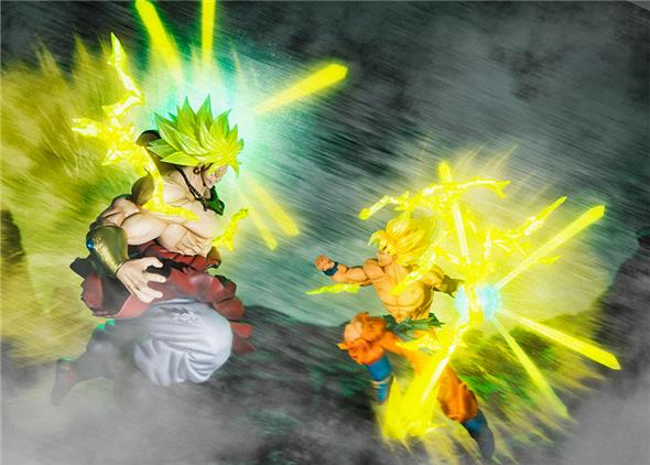 FIGUARTS ZERO - DRAGON BALL Z SS SON GOKOU BURNING BATTLE