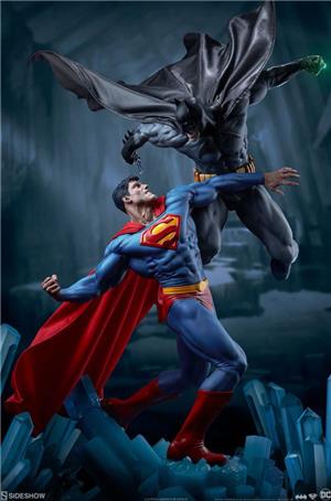 sideshow-comics-batman-vs-superman-diorama