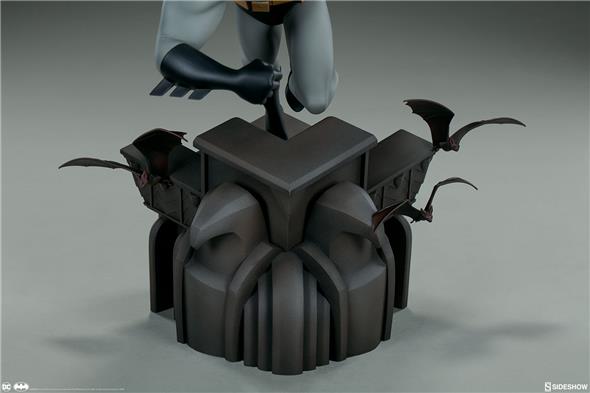 DC COMICS: BATMAN ANIMATED SERIES - BATMAN STATUE