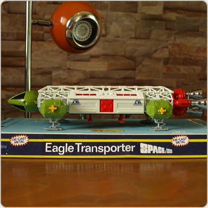 SPACE 1999 EAGLE RETRO VERSION (GREEN)