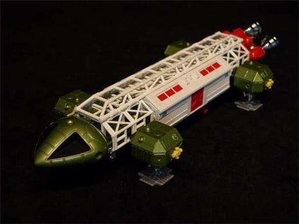 SPACE 1999 EAGLE RETRO VERSION (GREEN)