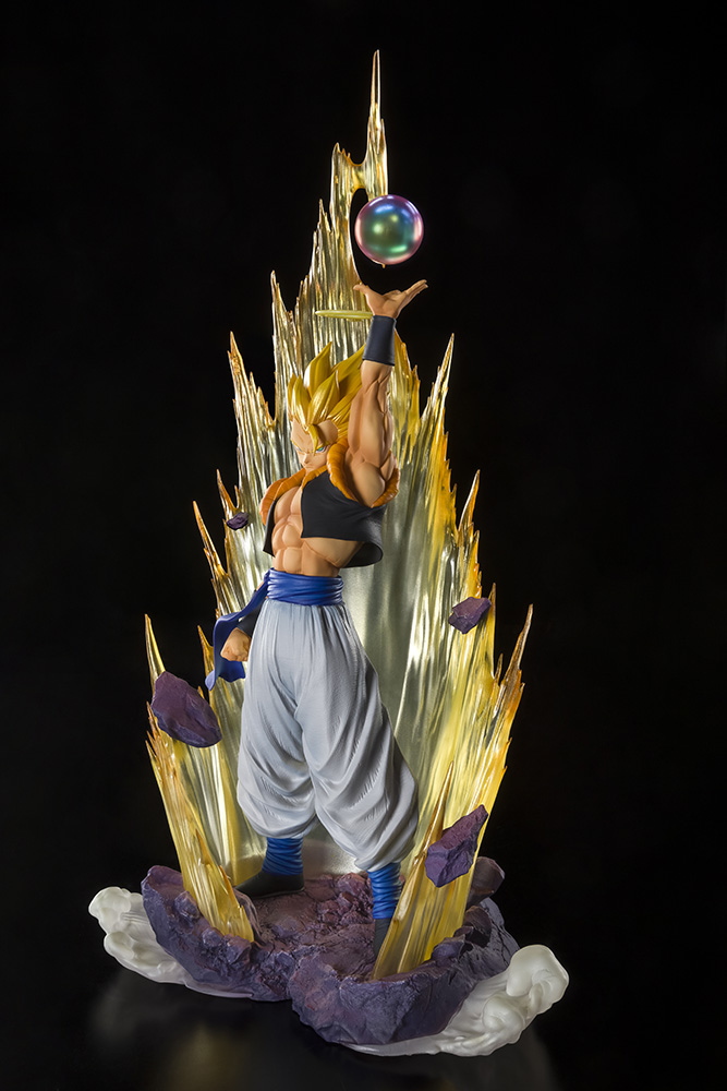 FIGUARTS ZERO - DRAGON BALL Z SUPER SAIYAN GOGETA RESURRECT