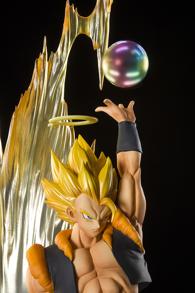 FIGUARTS ZERO - DRAGON BALL Z SUPER SAIYAN GOGETA RESURRECT