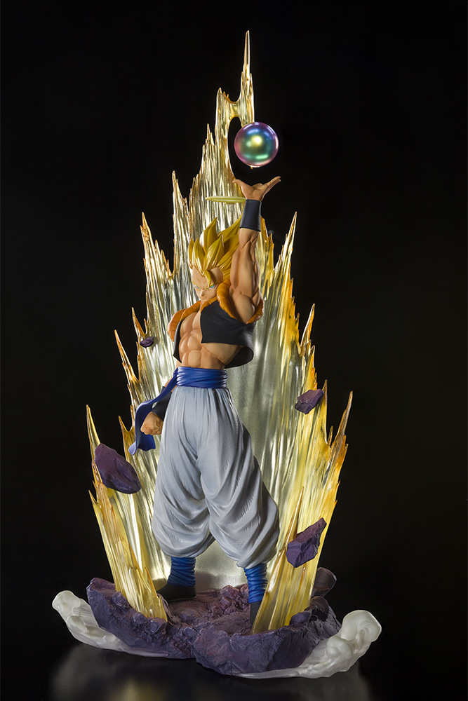 FIGUARTS ZERO - DRAGON BALL Z SUPER SAIYAN GOGETA RESURRECT