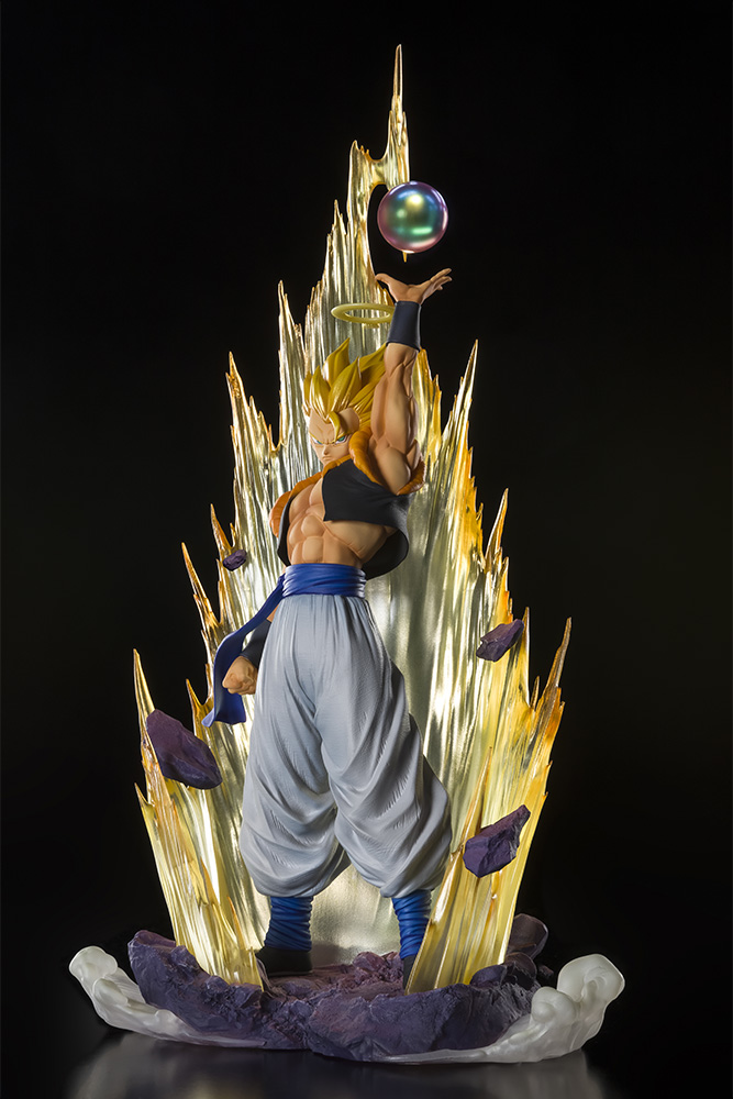 FIGUARTS ZERO - DRAGON BALL Z SUPER SAIYAN GOGETA RESURRECT