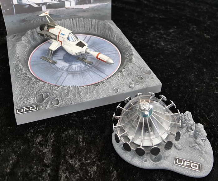 UFO SAUCER+LUNAR SURFACER DIECAST