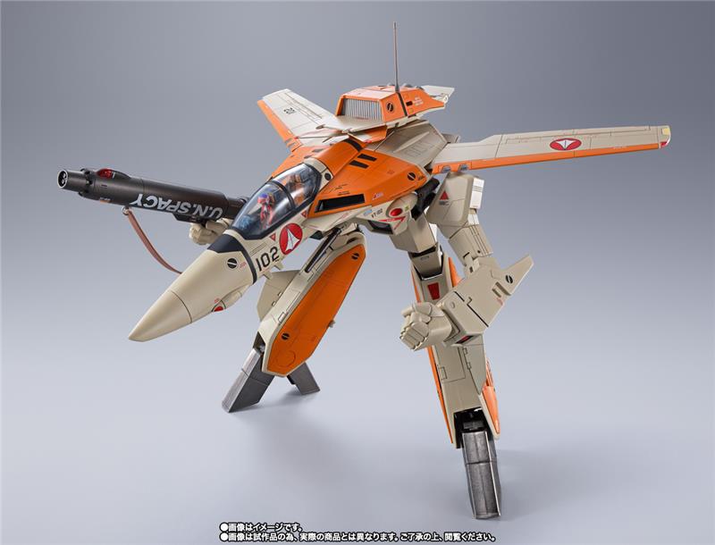 DX CHOGOKIN VF-1D VALKYRIE AND FUN RACER