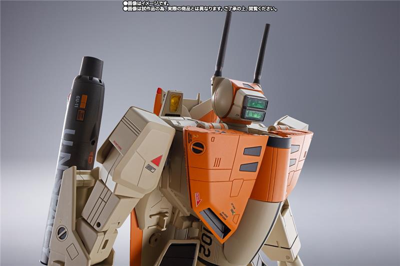 DX CHOGOKIN VF-1D VALKYRIE AND FUN RACER