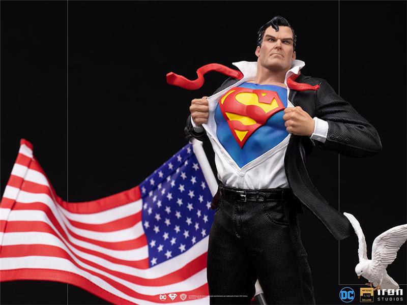 1/10 IRON STUDIOS - SUPERMAN CLARK KENT DLX ART STATUE