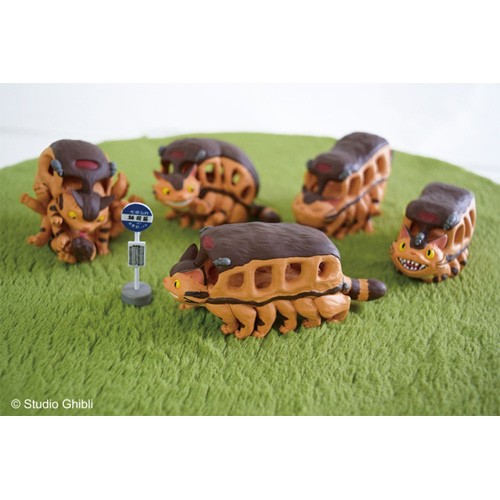 TOTORO CATBUS FIGURES DISPLAY BOX (6)