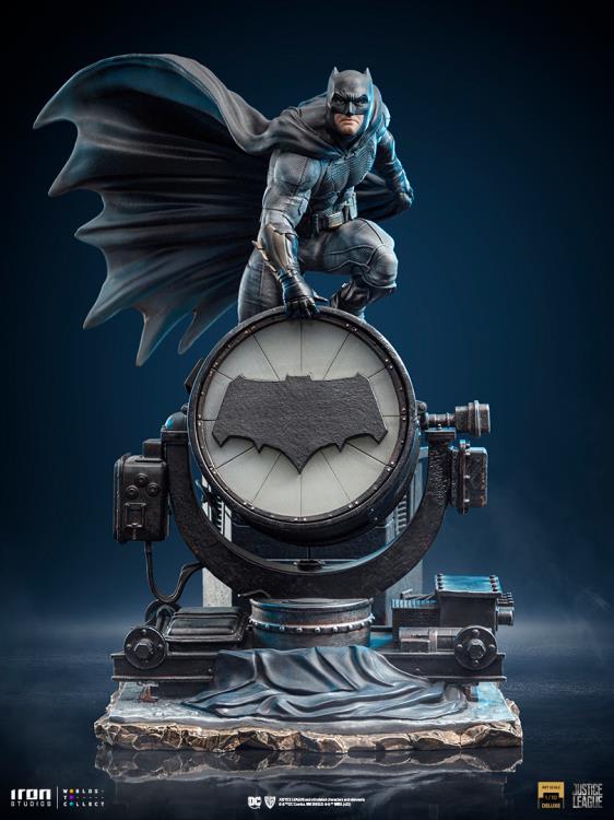 1/10 IRON STUDIOS - SNYDER JUSTICE LEAGUE BATMAN ON BATSIGNAL