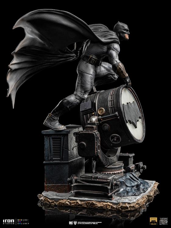 1/10 IRON STUDIOS - SNYDER JUSTICE LEAGUE BATMAN ON BATSIGNAL