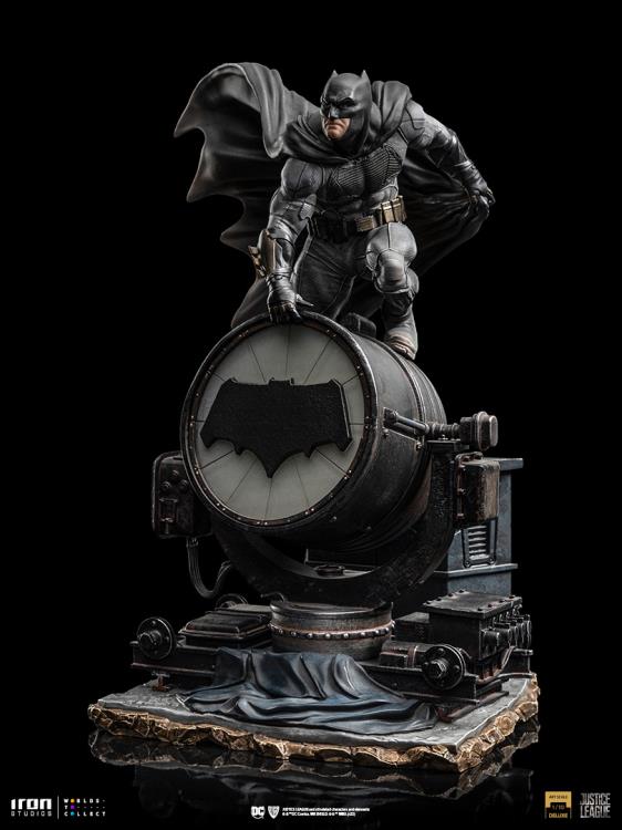 1/10 IRON STUDIOS - SNYDER JUSTICE LEAGUE BATMAN ON BATSIGNAL