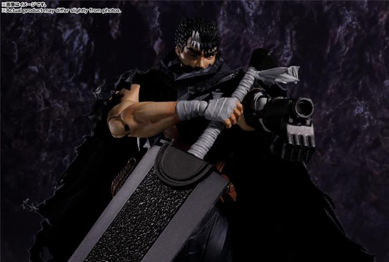 S.H. FIGUARTS - BERSERK GUTS ARMOR