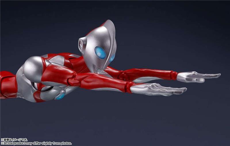 S.H. FIGUARTS - ULTRAMAN: RISING ULTRAMAN & EMI