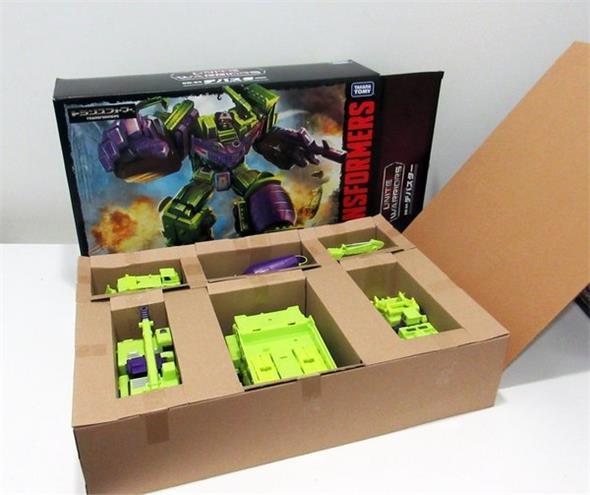 TRANSFORMERS UNITE WARRIORS UW-04 DEVASTATOR