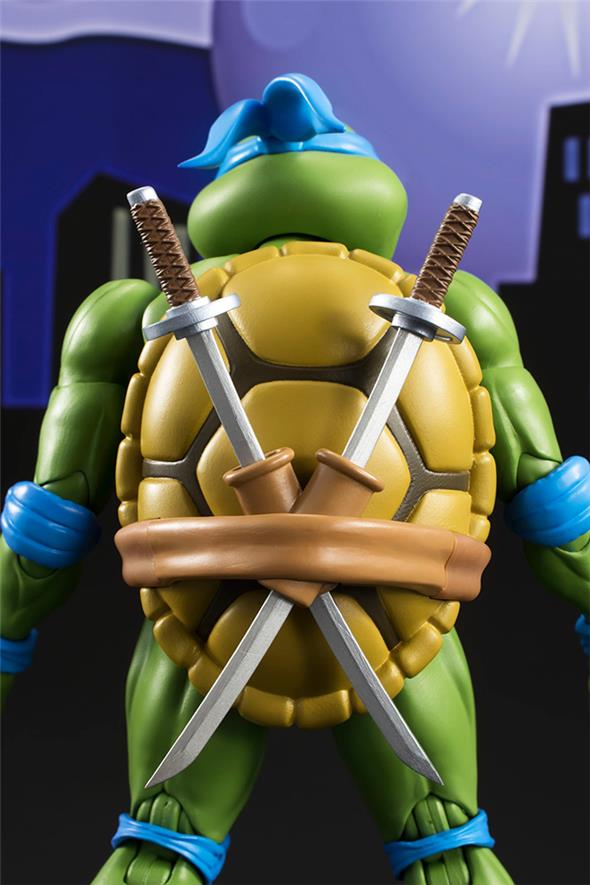 LEONARDO TEENAGE MUTANT NINJA TURTLES Tartarughe Ninja S.H.Figuarts Bandai  15Cm