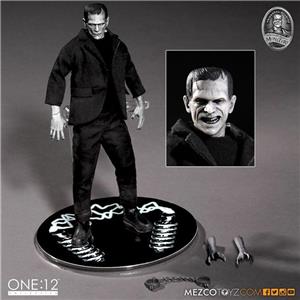 mezco-one12-collective-universal-monsters-frankenstein-cloth