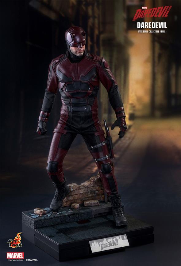 1/6 HOT TOYS - DAREDEVIL