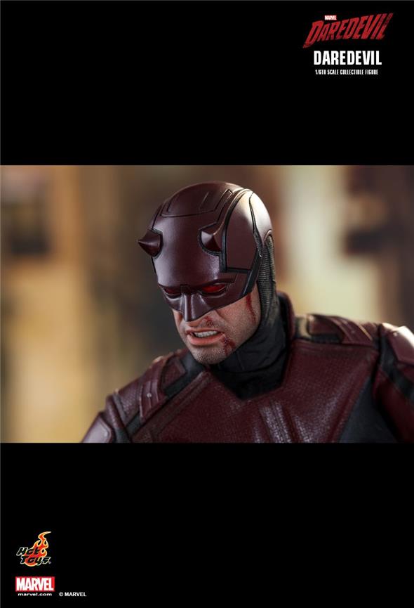 1/6 HOT TOYS - DAREDEVIL