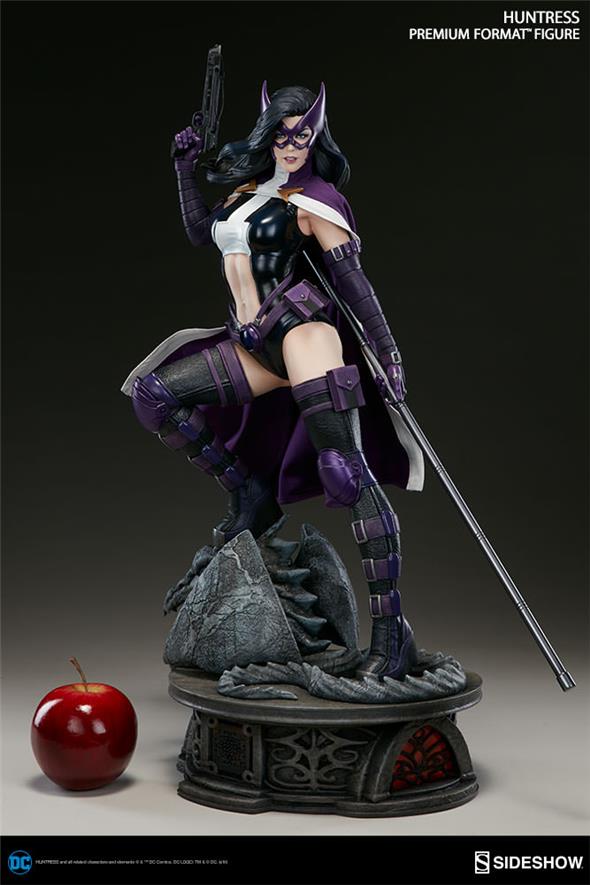 HUNTRESS PREMIUM FORMAT FIGURE