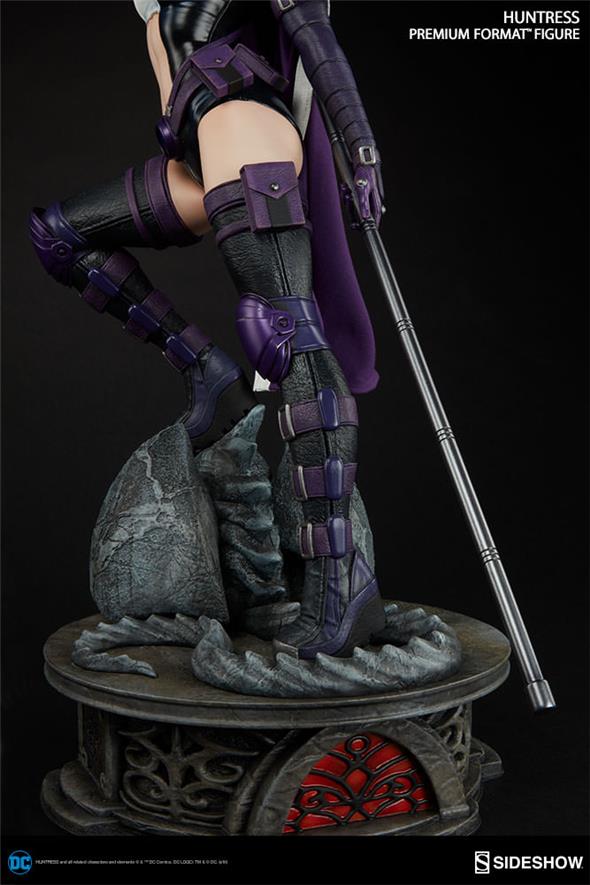 HUNTRESS PREMIUM FORMAT FIGURE